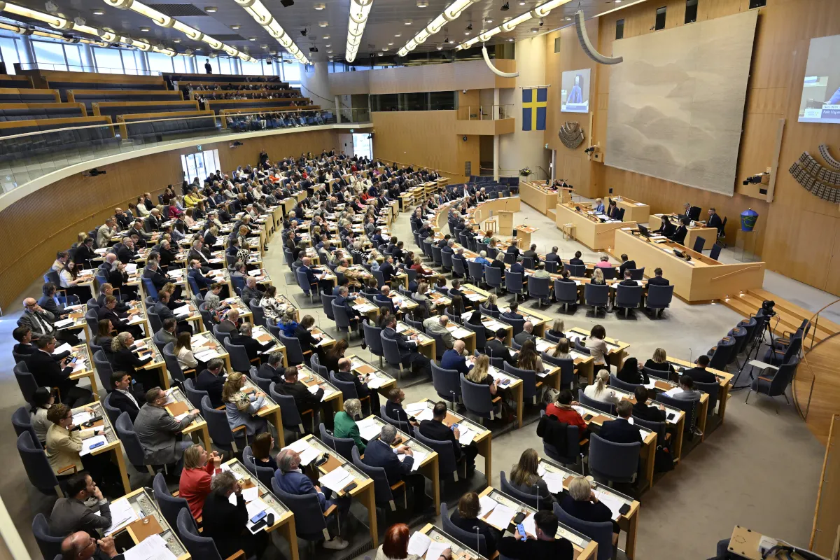 Swedish parliament slams brakes on bill to extend child migration detention
