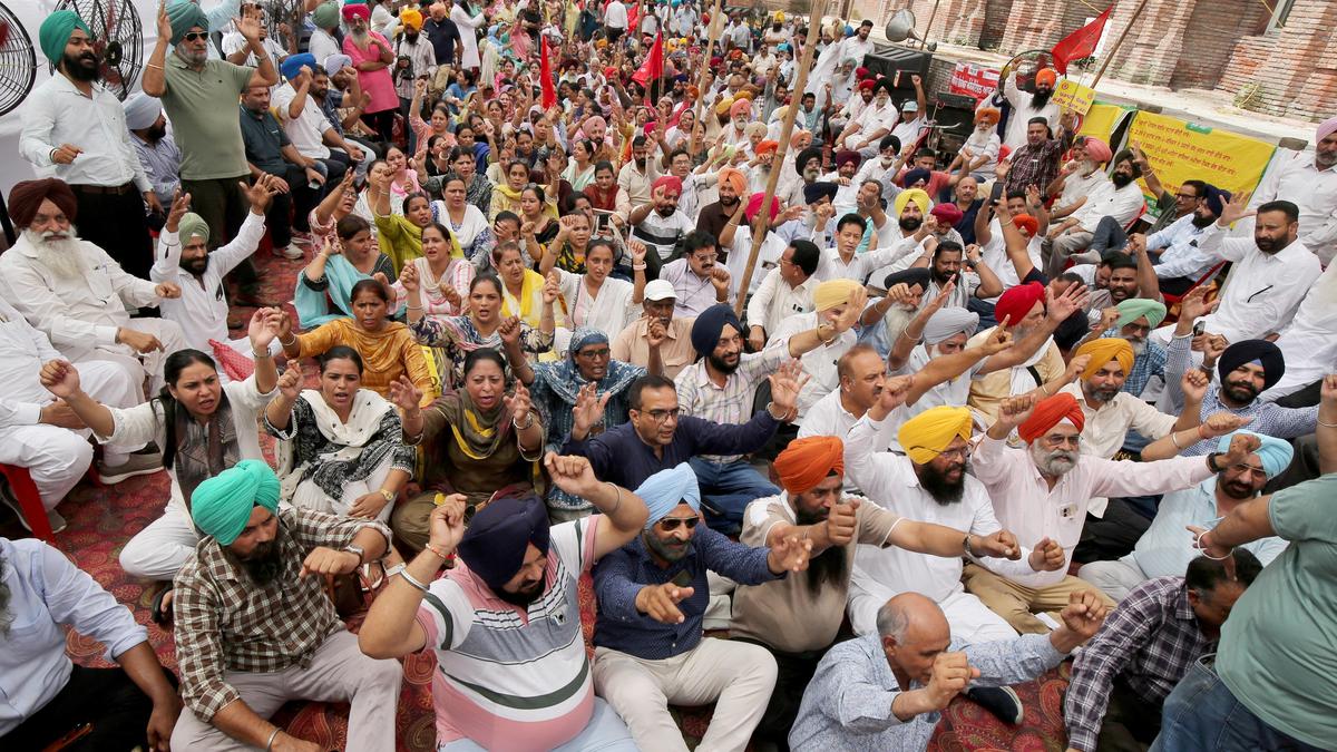 Punjab govt. employees call off their strike after assurance