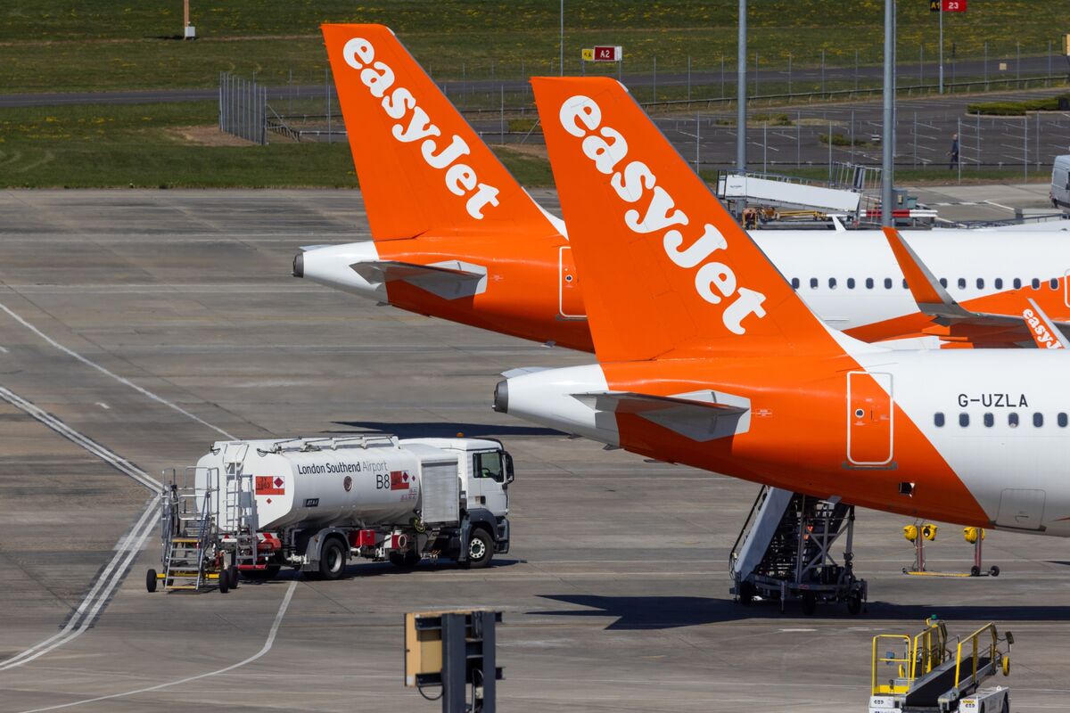 Castlelake Says Three Separate Offers to EasyJet Were Rebuffed