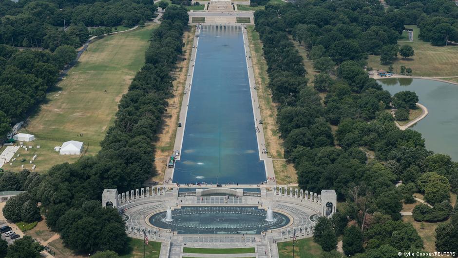 US: Trump threatens prison for Reflecting Pool 'vandalism'